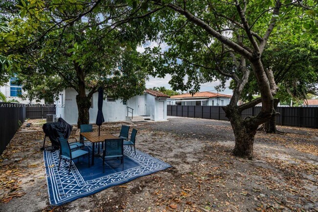 Building Photo - 1021 NW 37th Ave