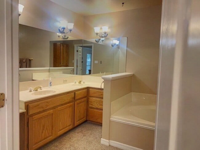Building Photo - RENTAL Fully Furnished 4 bedroom home