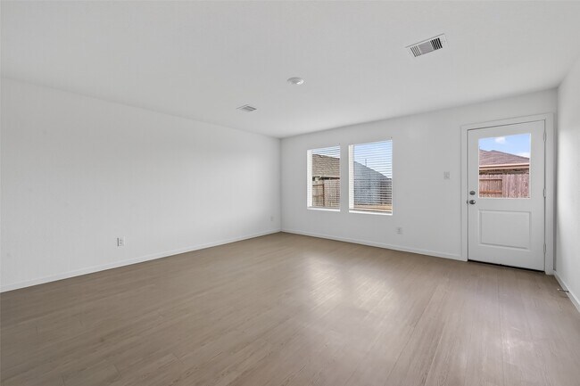 Building Photo - 3302 Hereford Dr