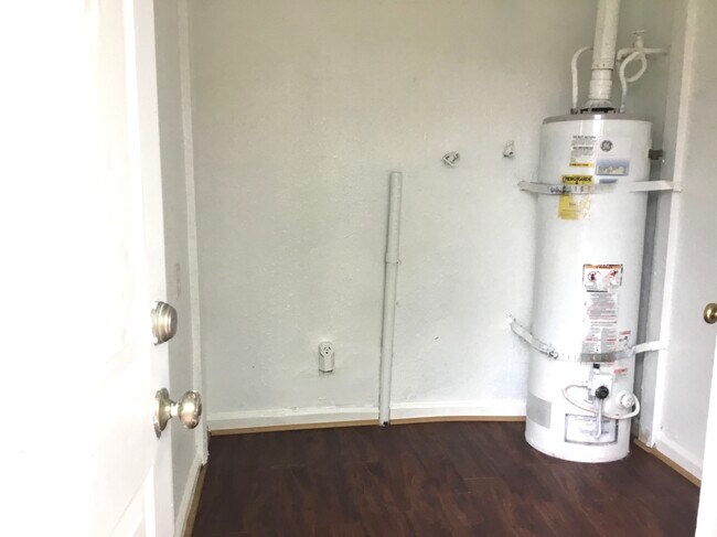 Building Photo - 2127 B Street