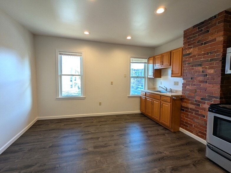 Kit 2 - 1120 Brookline Blvd