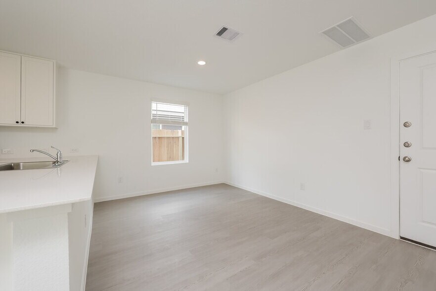 Building Photo - 1543 Crowson Rdg