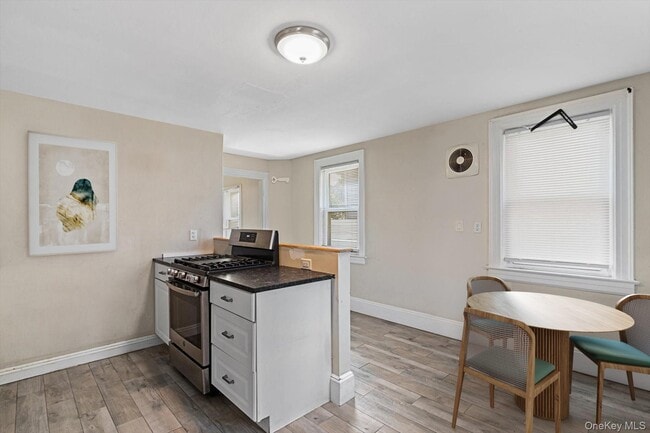 Building Photo - 20 Waldo Ave