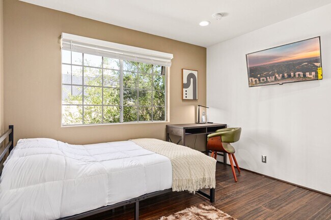 Building Photo - 10777 Ashton Ave