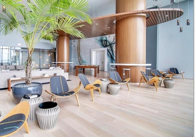 Building Photo - 460 NE 28th St