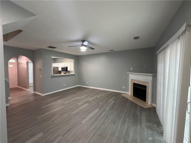 Building Photo - 2025 Austin Park Cir