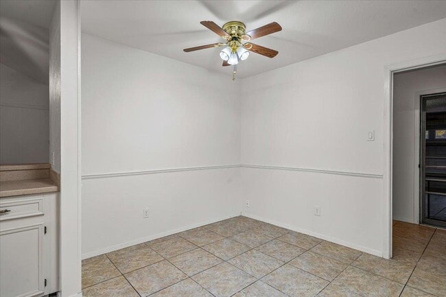 Building Photo - 1413 Gracy Dr