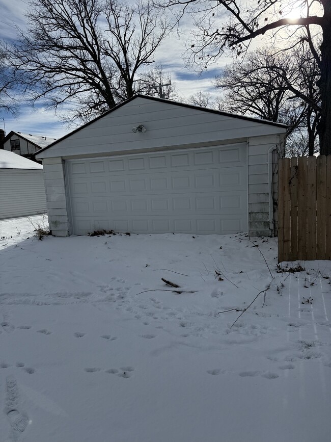 Building Photo - 17612 Prairie St