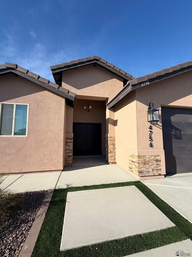 Building Photo - 4756 E Jett St