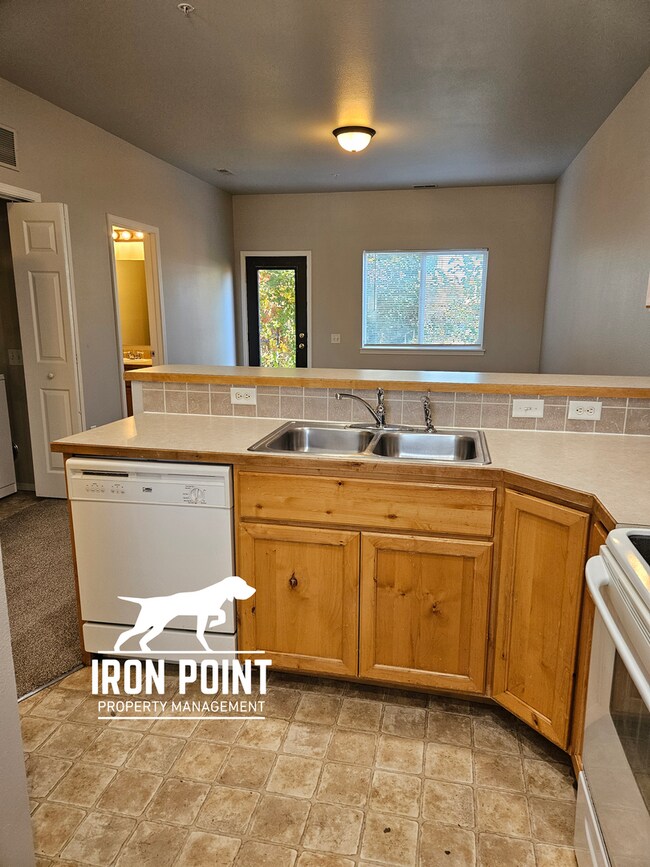 Building Photo - 2008WHITEOAK