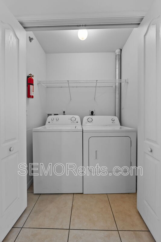 Building Photo - 3 Village Dr