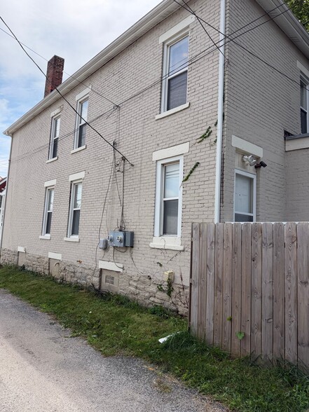 Building Photo - 815 Wilson Ave