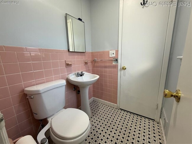 Building Photo - 8064 Whitefield St