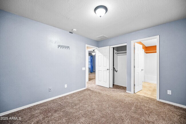 Building Photo - 2236 W Davis Rd