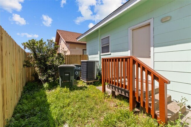 Building Photo - 1521 Avenue O