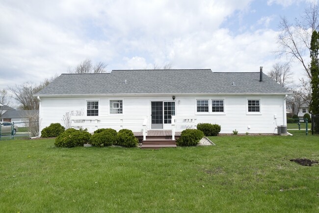 Building Photo - 3 Cloverdale Ct