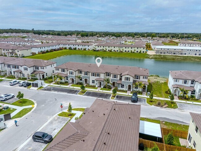 Building Photo - 2796 SE 26th Ave