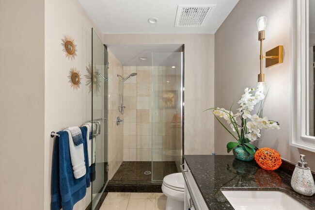 Building Photo - Sky Las Vegas 3705-City/Mtn views from thi...