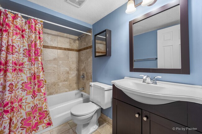 Building Photo - 300 S Roselle Rd