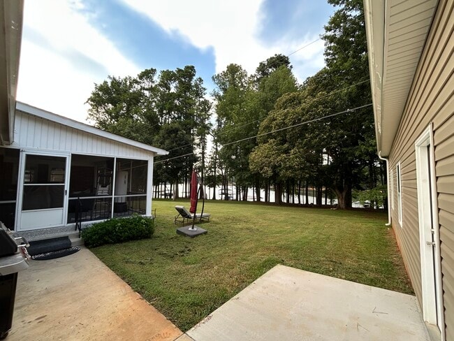 Building Photo - 406 Arcadia Dr