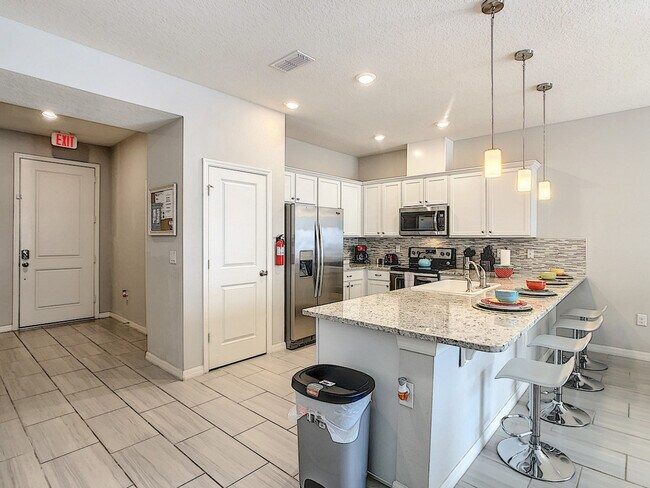 Building Photo - 5142 Adelaide Dr