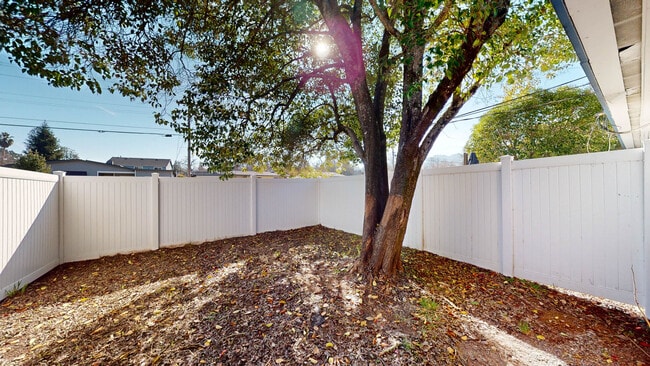 Building Photo - 15489 Marty Dr