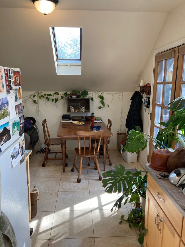 Dining Area - 7137 Calder Ave