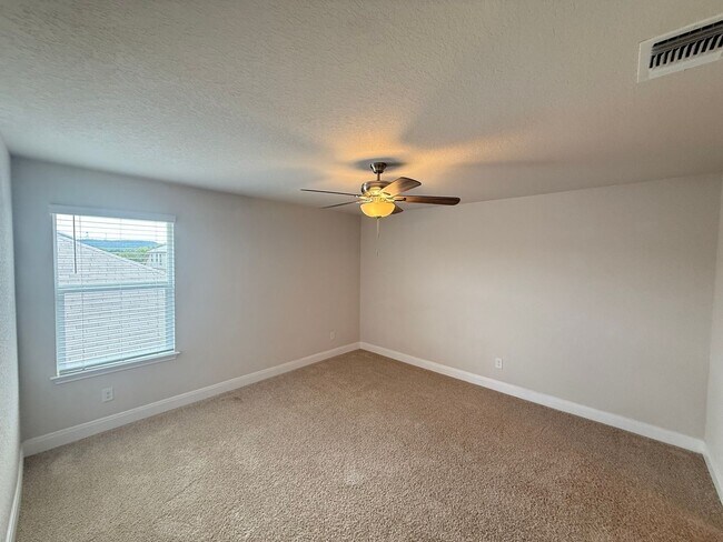 Building Photo - Stunning 4x3 Rental Home in Bulverde, TX!