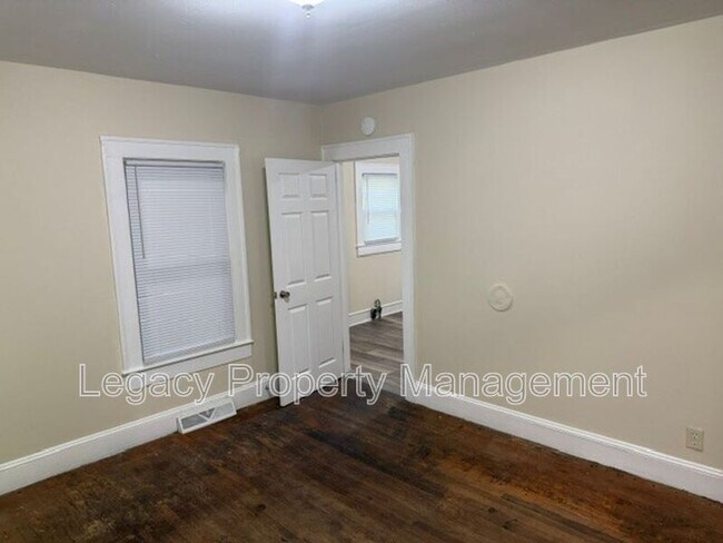 Building Photo - 1511 Albright Ave