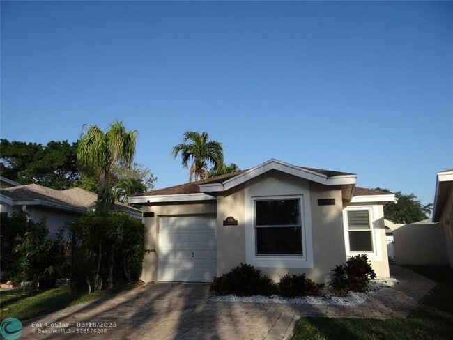 Building Photo - 4036 Eastridge Cir