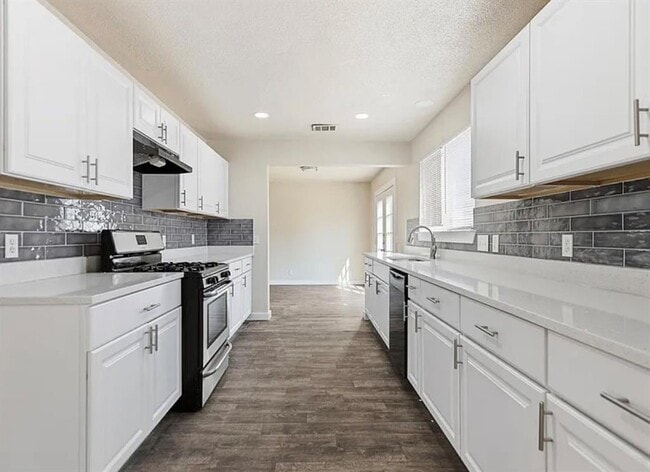 Building Photo - 20805 Trotters Ln