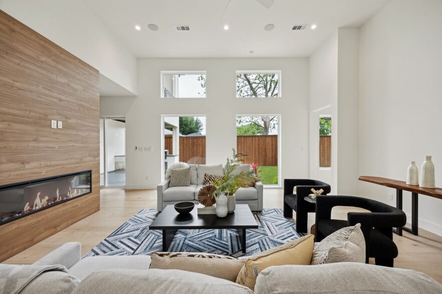 Building Photo - 3815 Hawick Ln