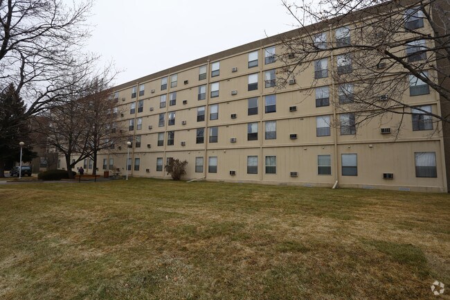 Building Photo - Marcella Apartments