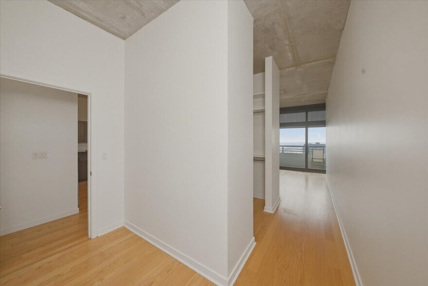 Building Photo - 235 W Van Buren St