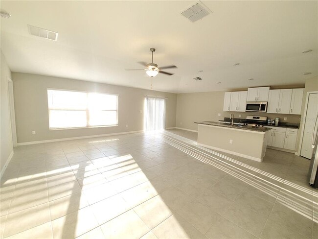 Building Photo - 10353 Scarlet Skimmer Dr