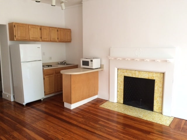 Building Photo - 1077 Beacon St