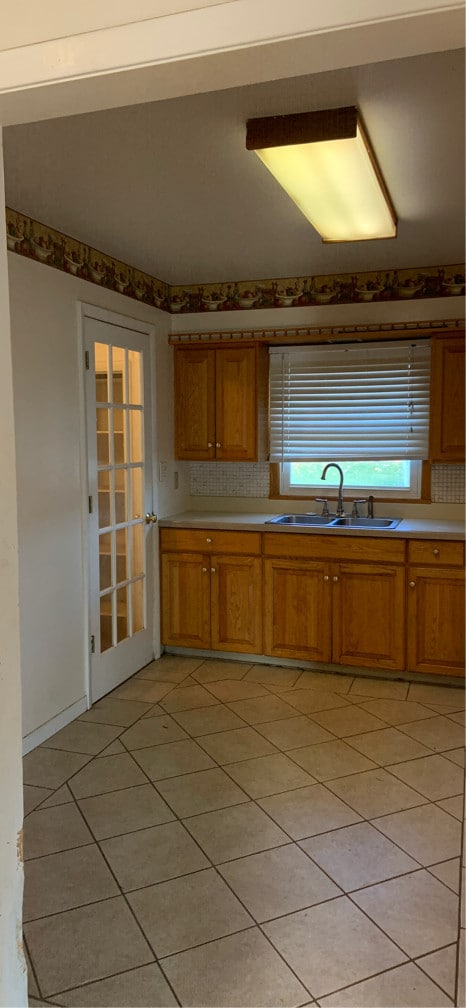 Building Photo - 623 Tiffany Dr