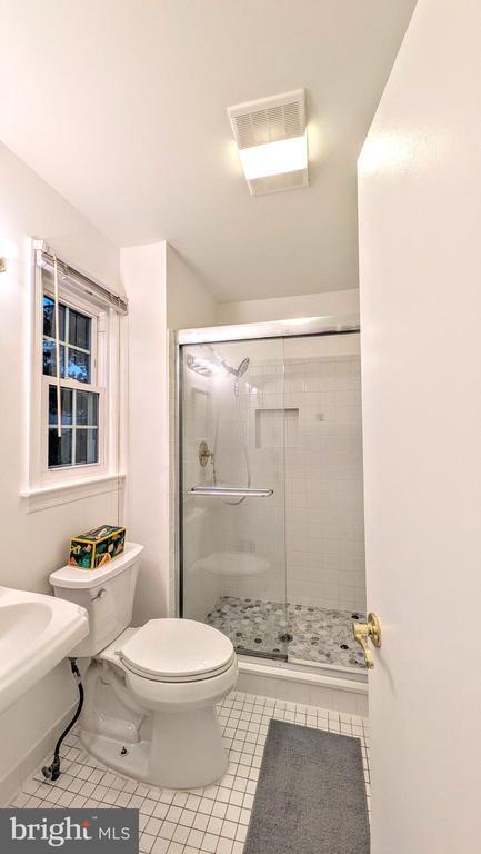 Building Photo - 8835 Tuckerman Ln