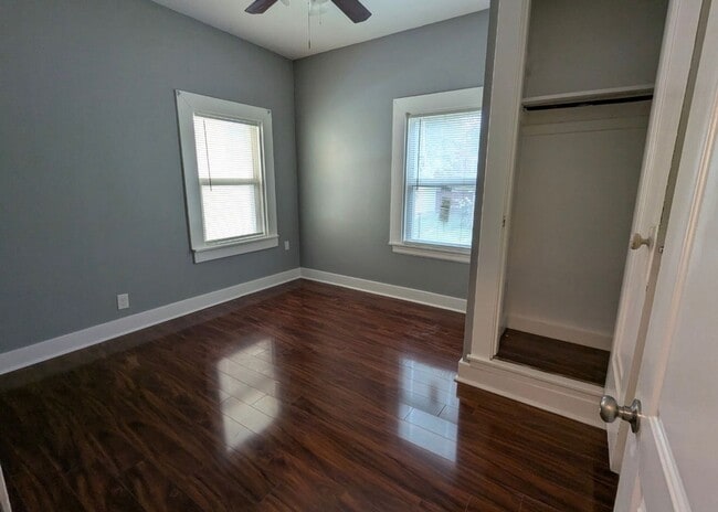 Building Photo - Beautifully updated 2 bedroom house!