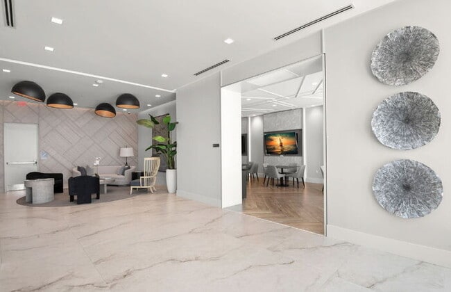 Building Photo - LUXURY Fully Furnished Condo in Saltaire For Rent!