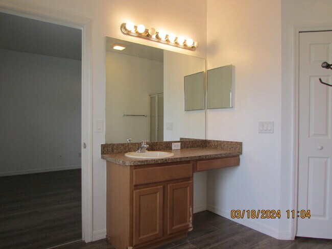 Building Photo - 2089 Maeve Cir