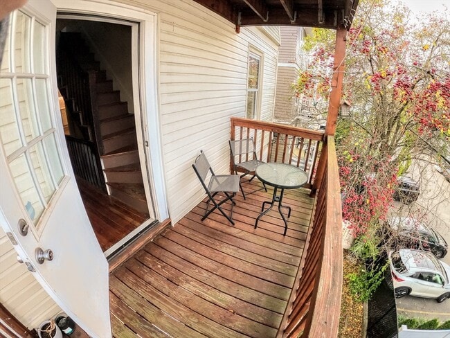 Building Photo - 3957 Washington St