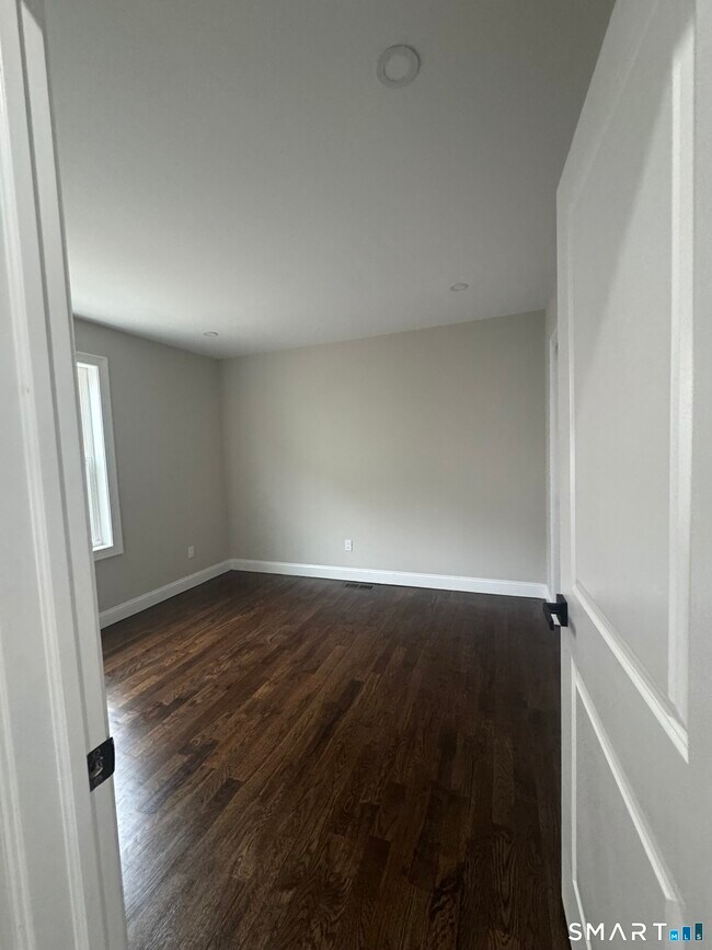 Building Photo - 279 Harriet St