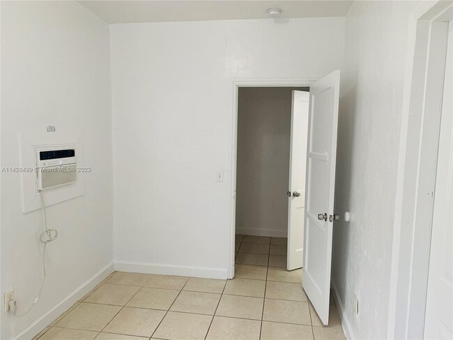 Building Photo - 667 NE 86th St