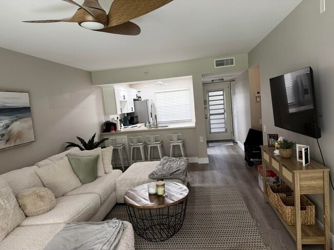 Building Photo - 2613 Nassau Bend