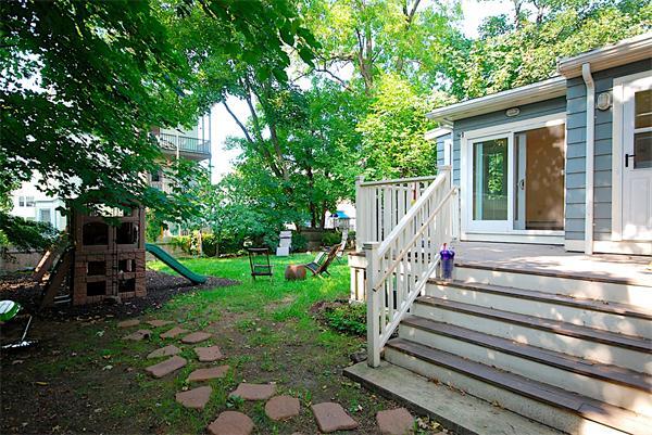 Building Photo - 111 Fayerweather St