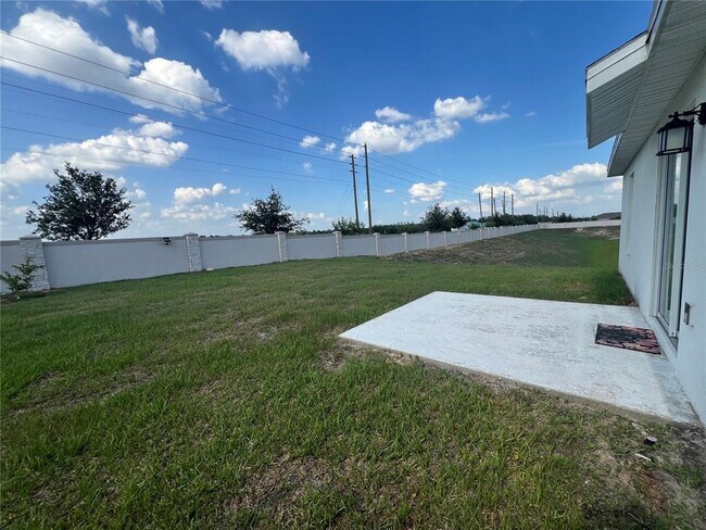 Building Photo - 688 Silver Palm Dr
