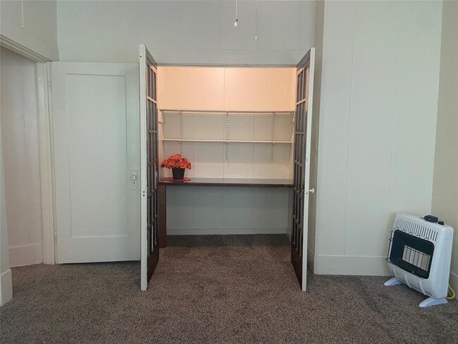 Primary Photo - 401 W 38th St