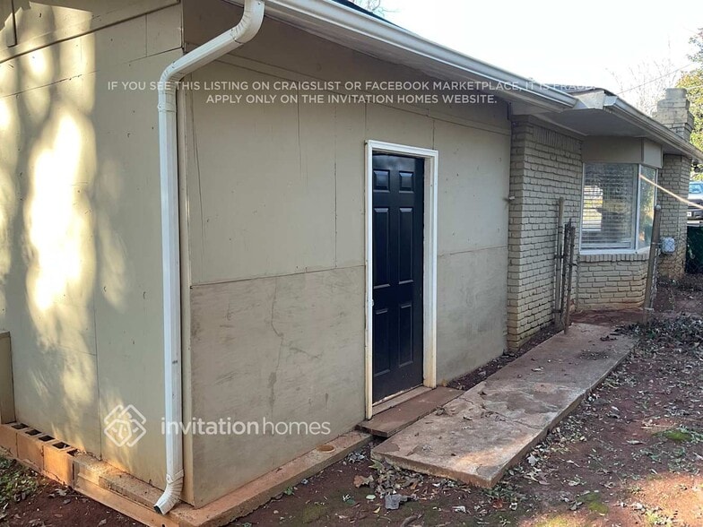 Building Photo - 3647 Brookcrest Cir