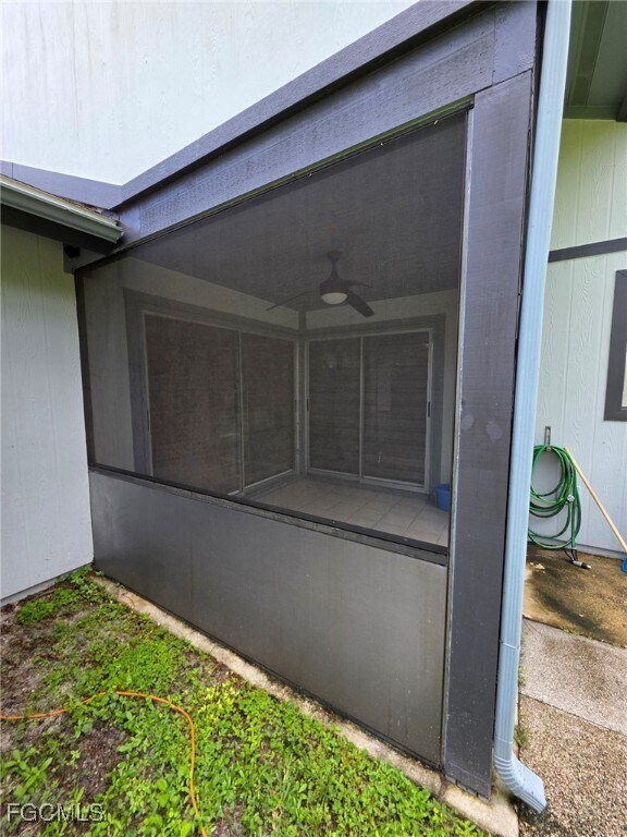 Building Photo - 10452 Lakeport Ct